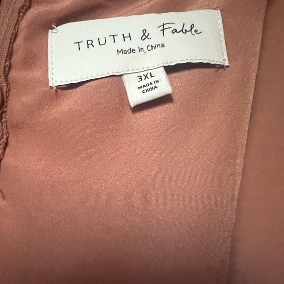 NWT Rose Gold Gown plus size - Picture 5 of 9